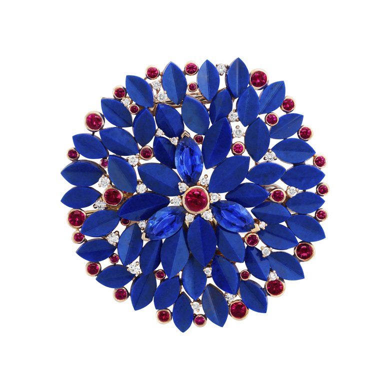 <strong>Van Cleef & Arpels</strong> Romeo & Juliet high jewelry collection, Night or Day clip<br />
 
