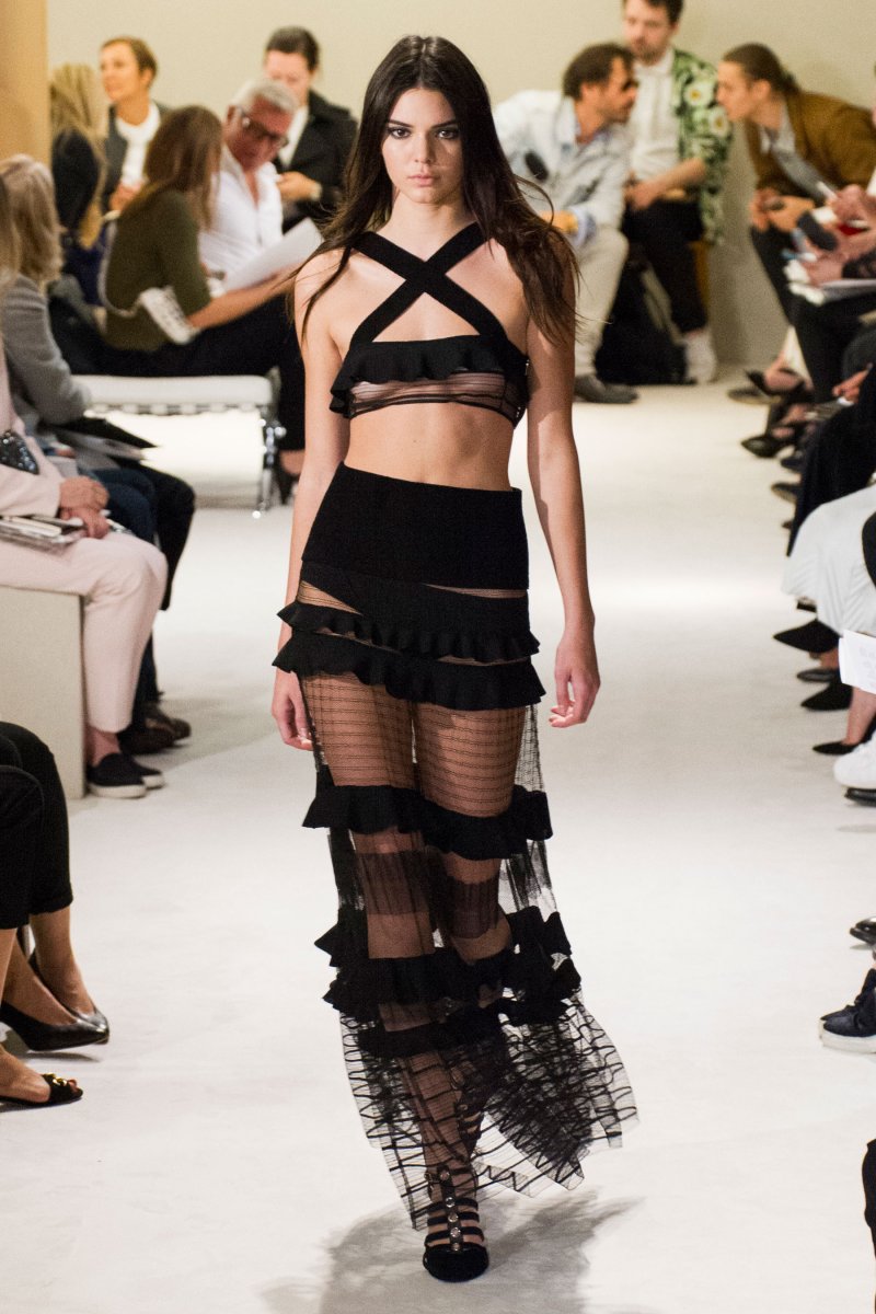 بالنسياغا<br />
<em>من موقع</em> <em>Net-A-Porter</em><br />
&nbsp;