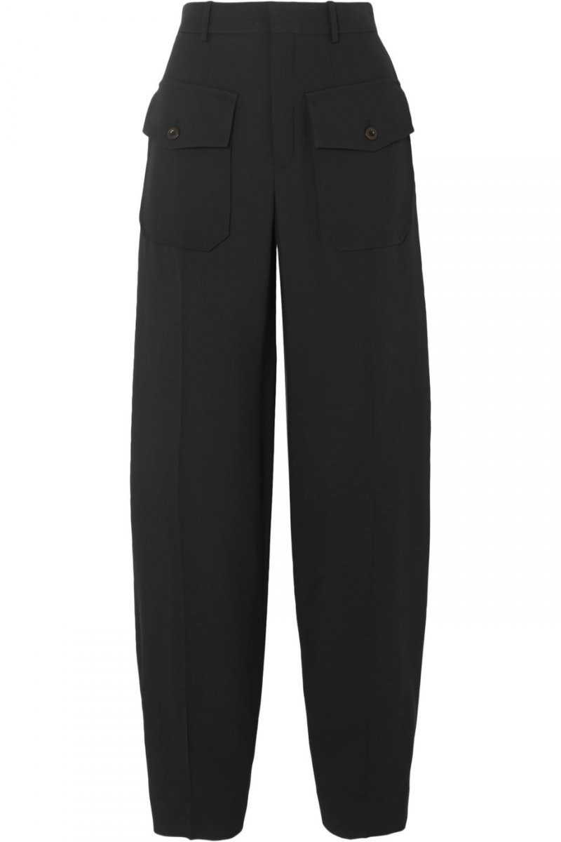 <strong>شفاه ناريّة </strong><br />
علامة <span dir=LTR>Fyodor Golan</span>