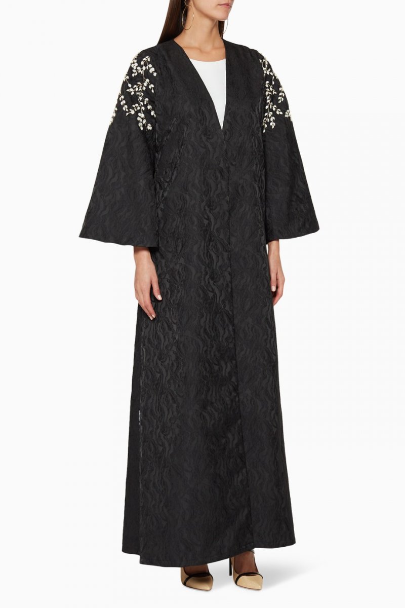 Illustrella
<h5><span style=color:#696969><em>Via Ounass</em></span></h5>