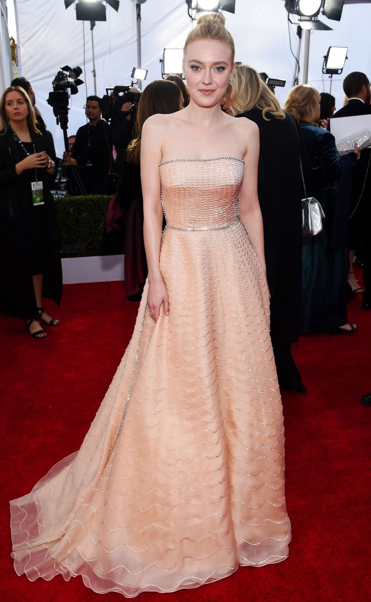 <strong>شوميه،</strong>&nbsp;مجموعة&nbsp;<span dir=LTR>Les Ciels de Chaumet</span>&nbsp;للمجوهرات الراقية، عقد&nbsp;<span dir=LTR>Soleil de Feu</span><br />
&nbsp;