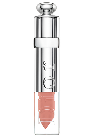 خضعت طبعة الزّهور الكلاسيكيّة إلى عمليّة تحديث لموسم ربيع وصيف 2015. مختلفةً وجريئة وتجريديّة، إنّ هذه الطّبعات الورديّة لا تشبه أيًّا ممّا رأيناه من ذي قبل.<br />
&nbsp;<br />
<strong>ميزون مارتن مارجييلا</strong>