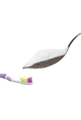 <strong>بليك لايفلي</strong> تتألّق بفستان من مجموعة كوتور ربيع وصيف 2015 من رالف وروسو في حفلة Allure Magazine Cover في نيويورك.