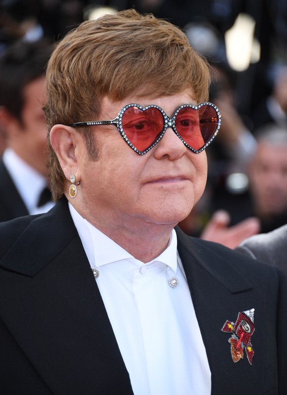 <strong>Elton John</strong> wears <strong>Chopard</strong><br />
 