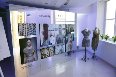 سواروفسكي وأيرس فان هيربين تحتفلان بالذّكرى العاشرة لتأسيس هذه الأخيرة