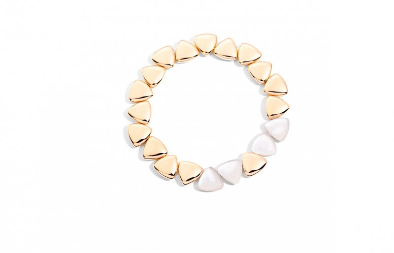 <p>Vhernier, Freccia necklace</p>
