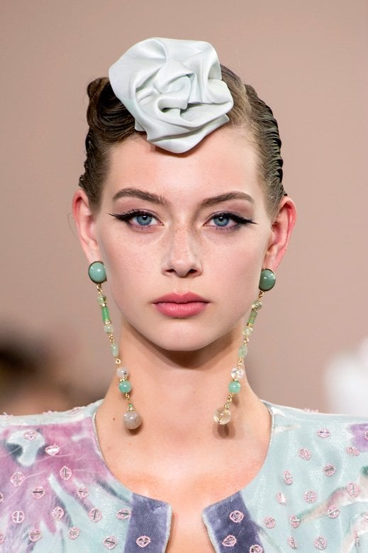 <strong>Pink Lips Speak of Romance </strong><br />
Giorgio Armani Privé Haute Couture Fall/Winter 2019-2020