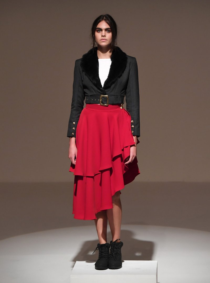 كارل لاغرفيلد<br />
<em>من موقع</em> <em>Melijoe.com</em><br />
&nbsp;