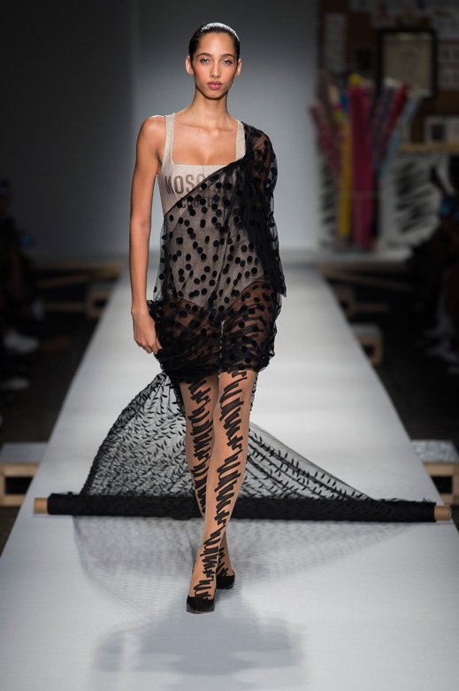 كتاب&nbsp;<span dir=LTR>A Home for All Seasons</span>&nbsp;من&nbsp;<strong>ريزولي</strong>&nbsp;<br />
&nbsp;