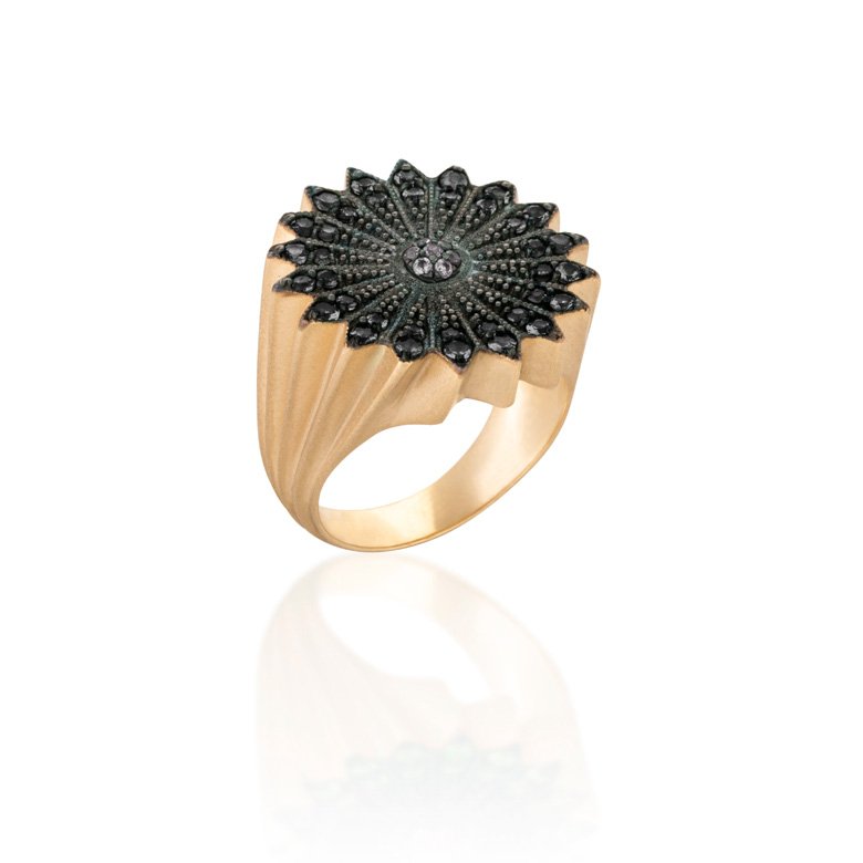<strong>Nada G</strong>, Power of Light ring<br />
 