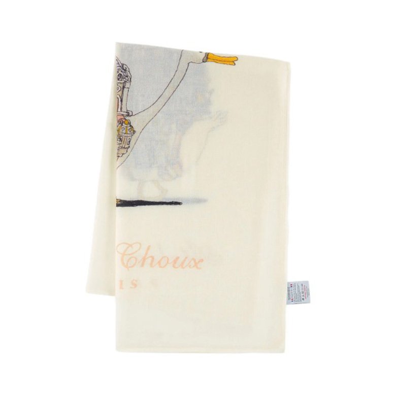 Petit Choux<br /> <em>Via Melijoe.com </em><br />
&nbsp;