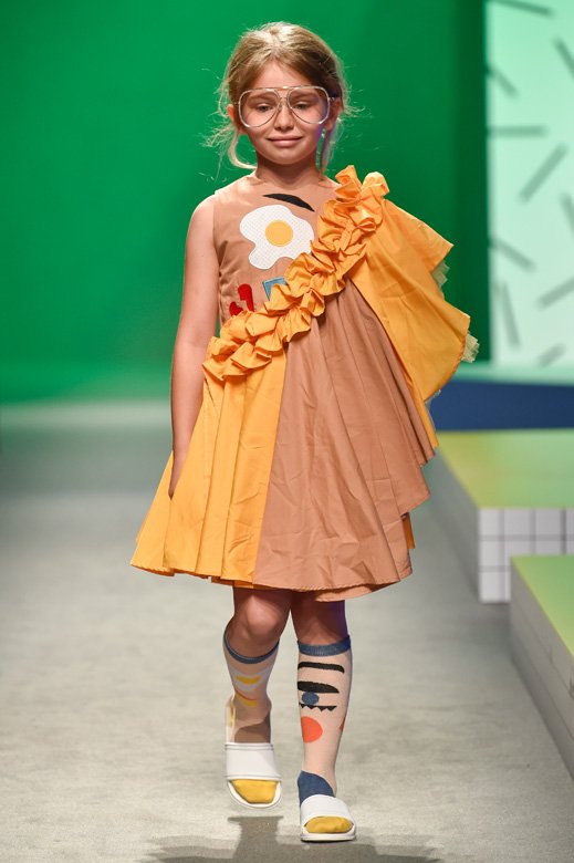 طقم شمعات صغيرة معطّرة من&nbsp;<strong>لويس فويتون</strong><br />
&nbsp;