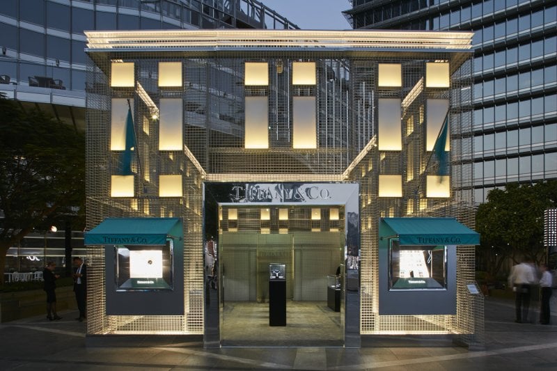 كينيث جاي لاين<br />
<em>من موقع</em> <em>Net-A-Porter</em><br />
&nbsp;
