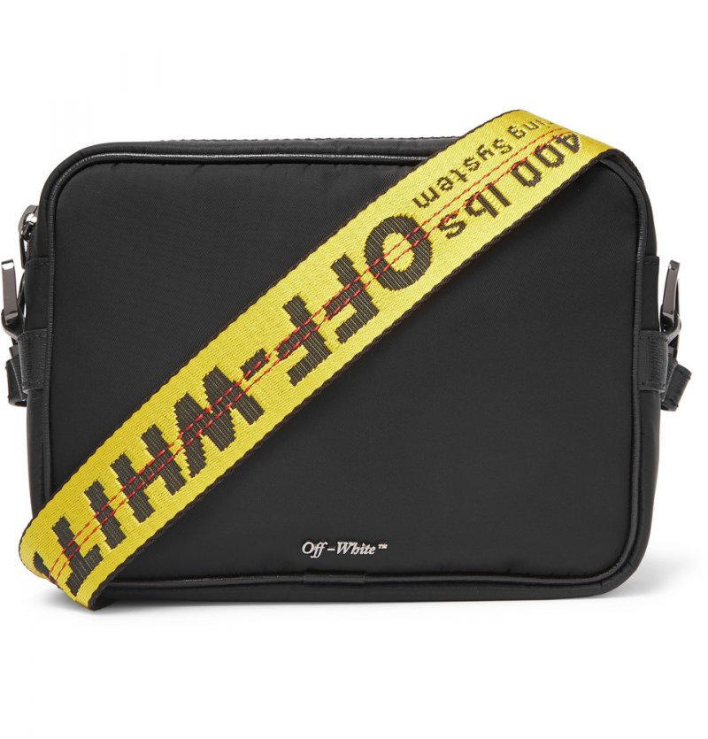 Off-White<br /> <em>Via MRPORTER</em><br />
&nbsp;