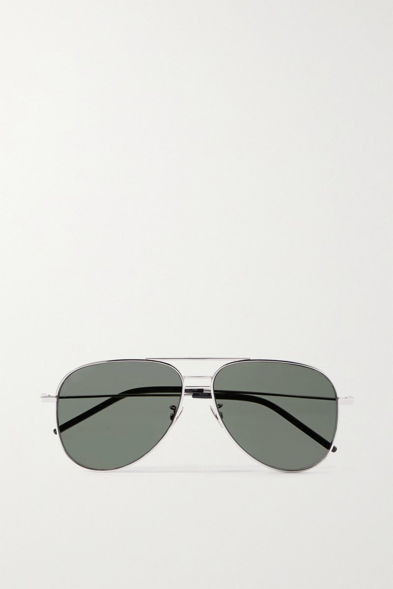 <strong>Heart-Shaped Face</strong><br />
Wide forehead and narrow chin? Heart-shaped it is! Elongate your beautiful features with aviators!<br />
&nbsp;<br />
Saint Laurent<br /> <em>Via Net-A-Porter</em>