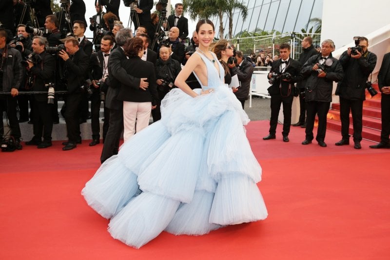 -<strong>Min Pechaya </strong>wearing <strong>Ali Karoui Couture</strong><br />
 