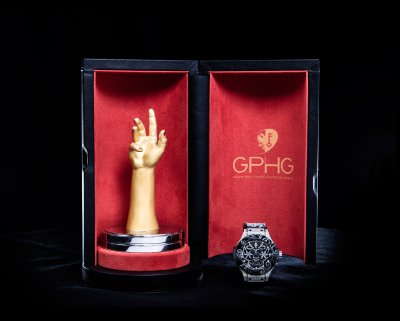 هوبلو تحصل على جائزة 'أفضل ساعة نسائيّة" في Grand Prix de l’Horlogerie de Genève للعام 2015