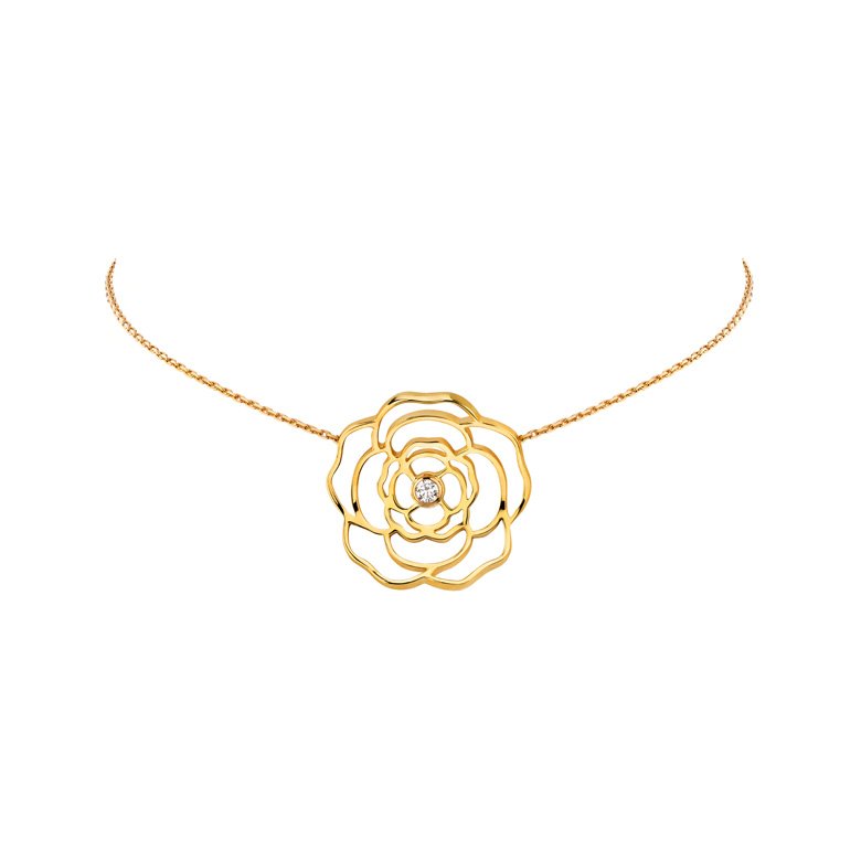 <strong>CHANEL</strong>, Pétales de Camélia necklace<br />
 