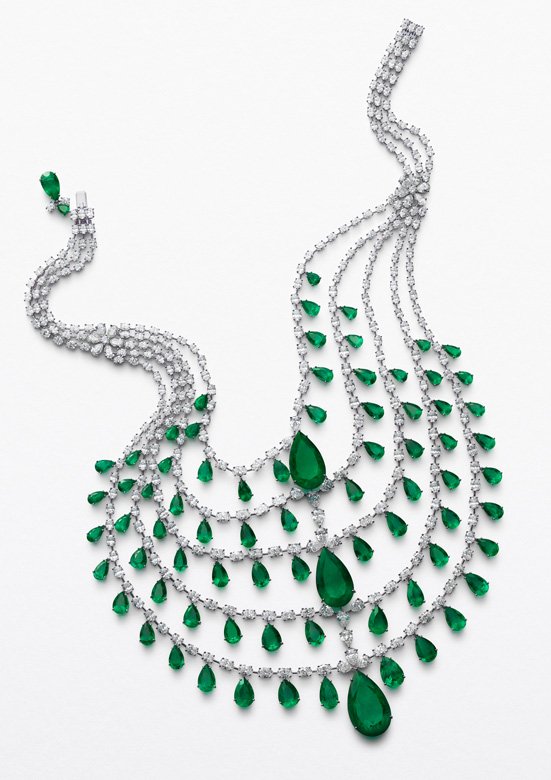 Look Oh So Dazzling in These High Jewelry Necklaces Azyaamode