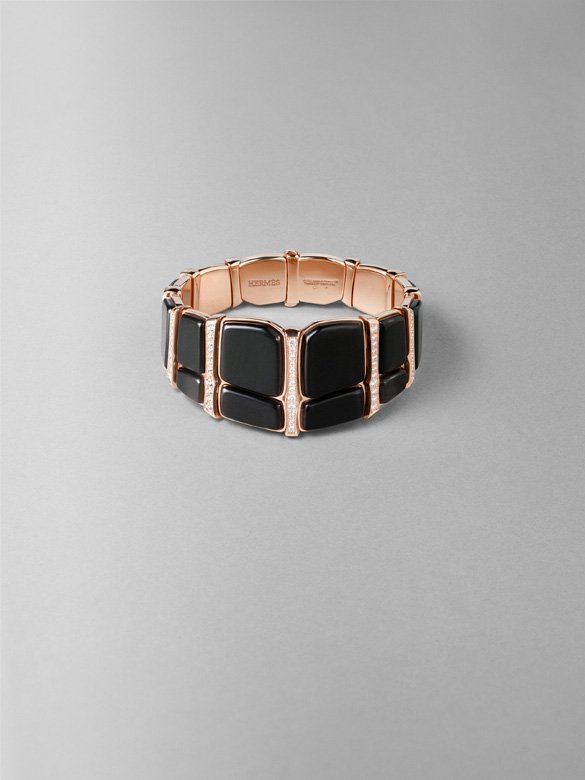 <strong>Hermès</strong>, Black to Light high jewelry collection, Niloticus Lumière cuff<br />
 