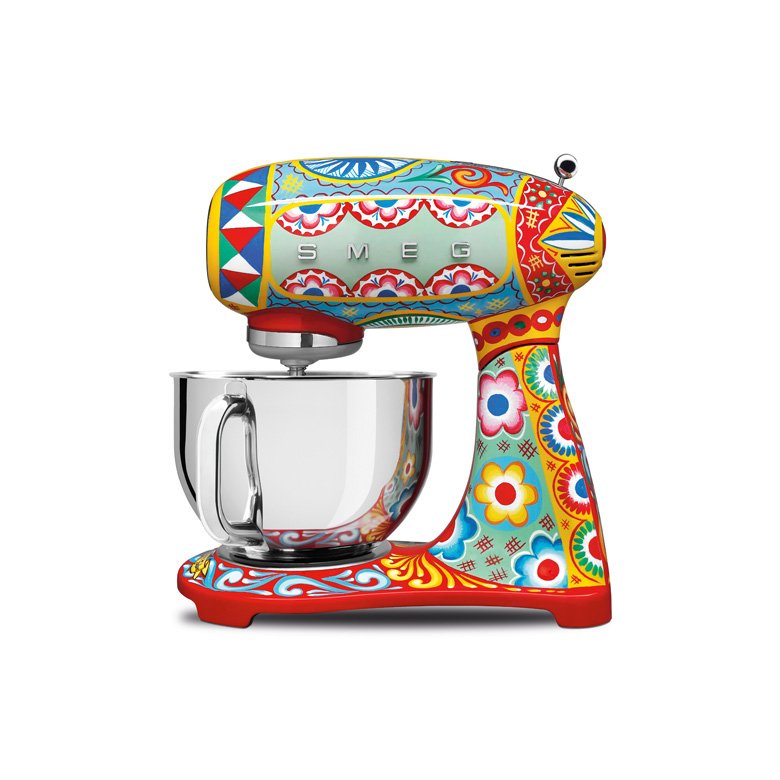 <strong>Dolce & Gabbana x Smeg</strong>, Sicily Is My Love blender<br />