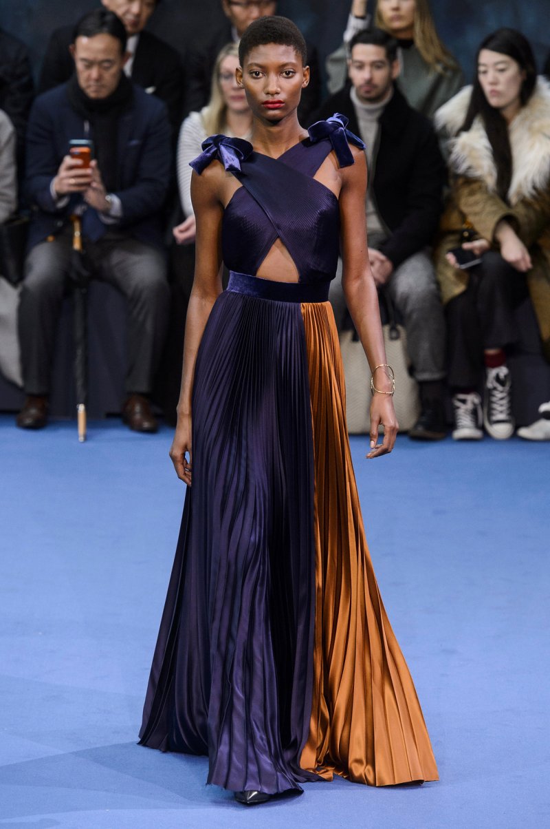 بلوزة من مولبيري<br />
&nbsp;<br />
&nbsp;