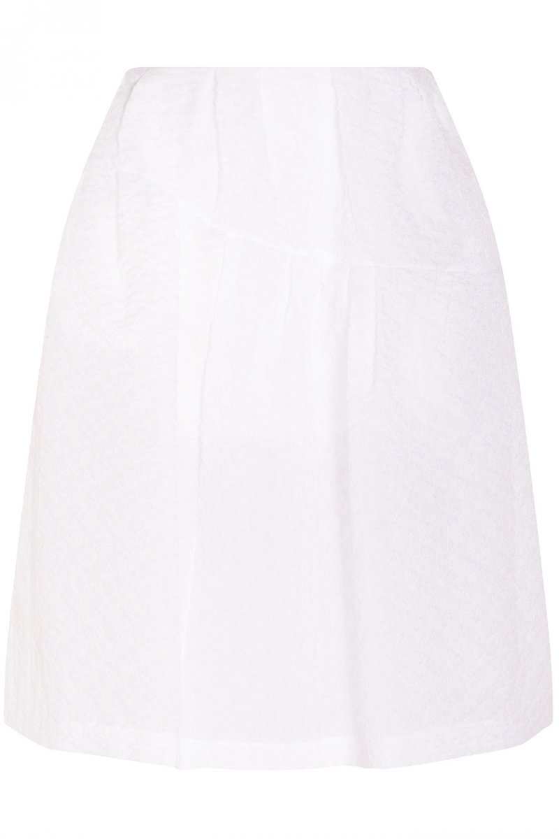 بيركوسي بابي<br />
<em>من موقع</em> <em>Net-A-Porter </em><br />
&nbsp;