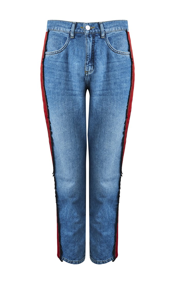 <strong>آبل</strong>، جهاز iPad Mini 4<br />
<em>من موقع </em><em>Apple.com </em><br />
&nbsp;