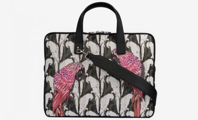 <strong>Fonfique</strong>&nbsp;laptop case<br /> <em>Available at Virgin Megastore</em><br />
&nbsp;