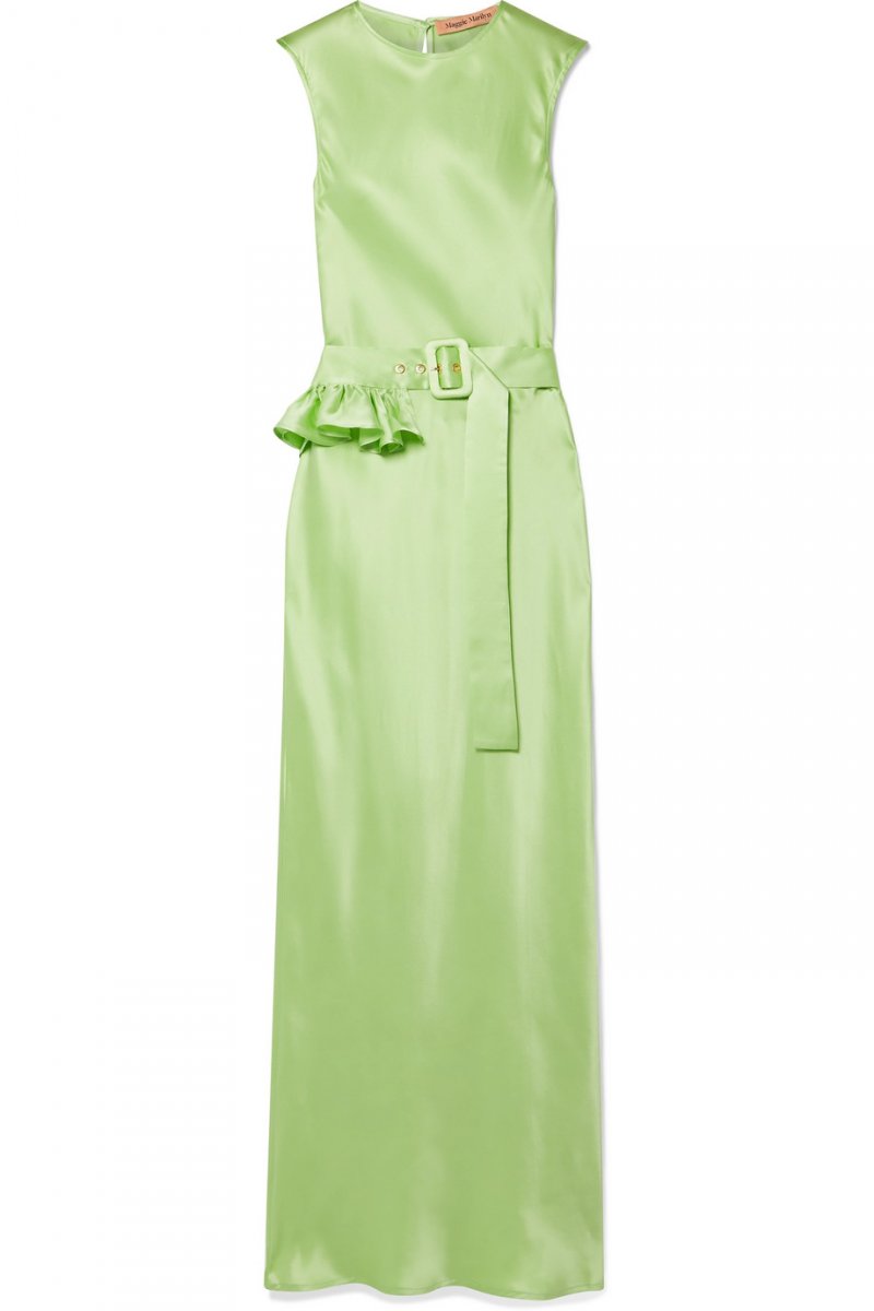 <strong>أقراط كبيرة الحجم</strong><br />
كلوي<br /> <em>متوفّرة لدى&nbsp;</em><em><span dir=LTR>Net-a-Porter</span></em><br />
&nbsp;