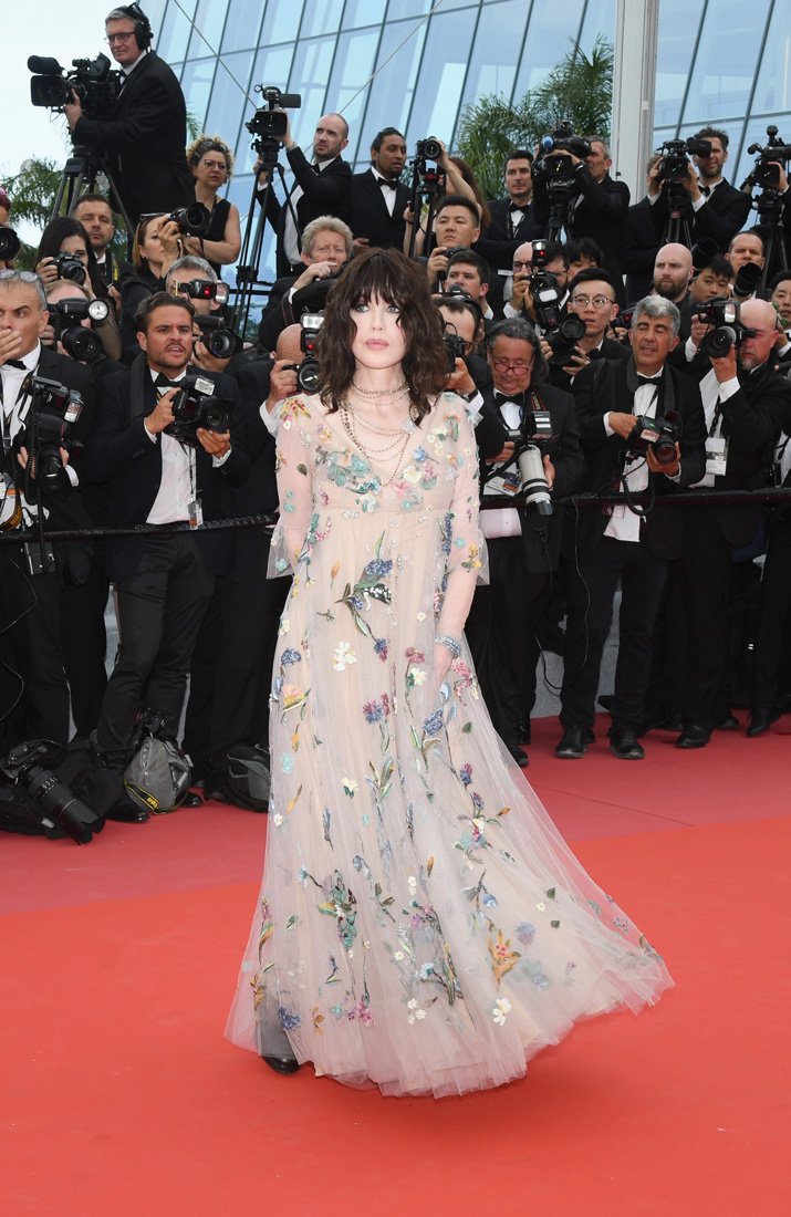 إيترو<br />
<em>من موقع</em> <em><span dir=LTR>MRPORTER</span></em><br />
&nbsp;