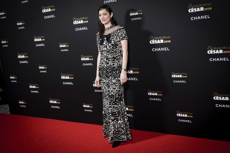 <strong>-Marion Cotillard </strong>in <strong>CHANEL</strong><br />