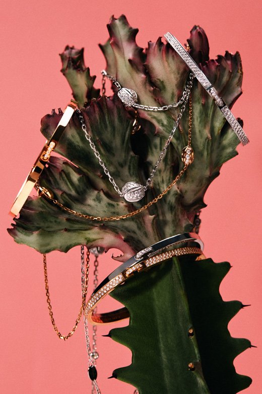 <strong>Chaumet</strong>, Liens Séduction long necklace in pink gold and diamonds<br /> <strong>Chaumet</strong>, Liens Séduction long necklace in white gold and diamonds<br /> <strong>Chaumet</strong>, Liens Evidence bracelet in white gold and diamonds<br /> <strong>Chaumet</strong>, Liens Evidence bracelet in pink gold and diamonds<br /> <strong>Chaumet</strong>, Liens Evidence bracelet in white gold and diamonds<br /> <strong>Chaumet</strong>, Liens Evidence bracelet in pink gold and diamonds
