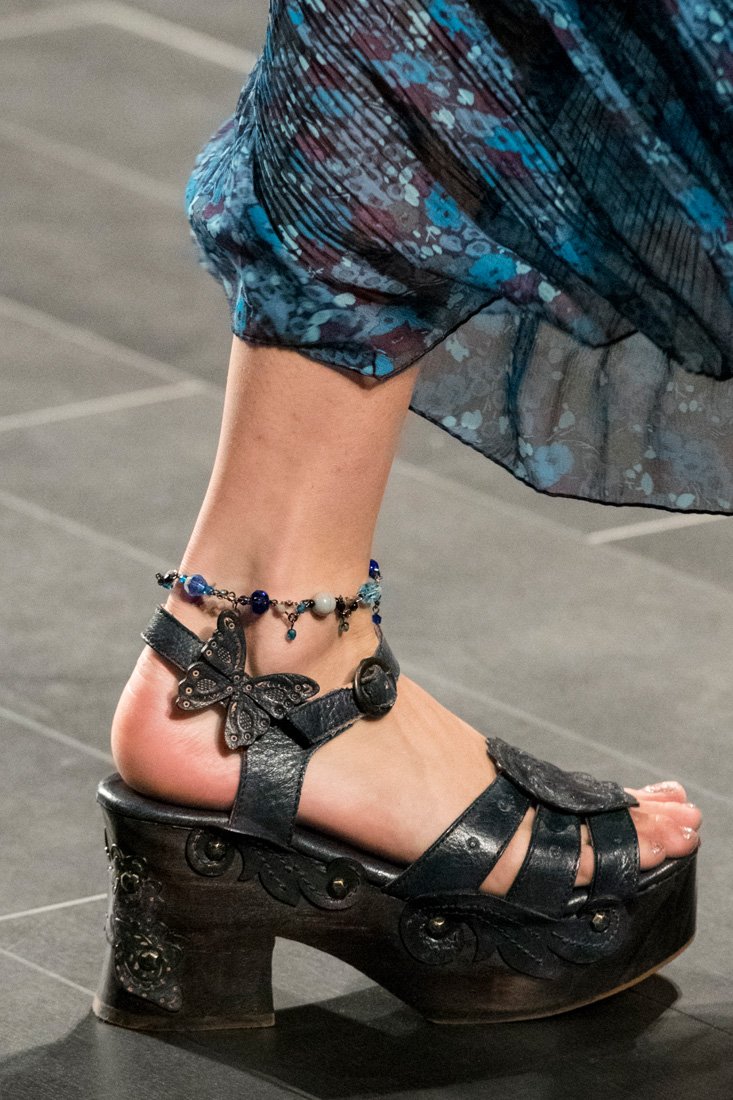 إيزابيل ماران<br />
<em>من موقع </em><em>Matches Fashion</em><br />
&nbsp;