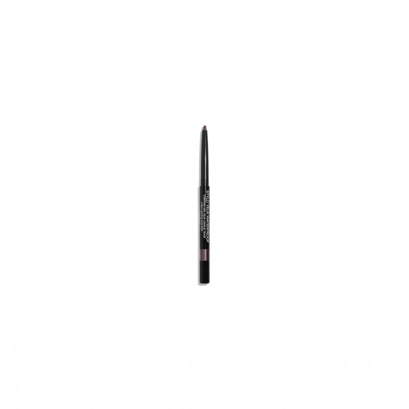 علامة <strong><span dir=LTR>Beauty Blender</span></strong><strong>، </strong>كريم أساس <span dir=LTR>The Leveler</span><br />
&nbsp;