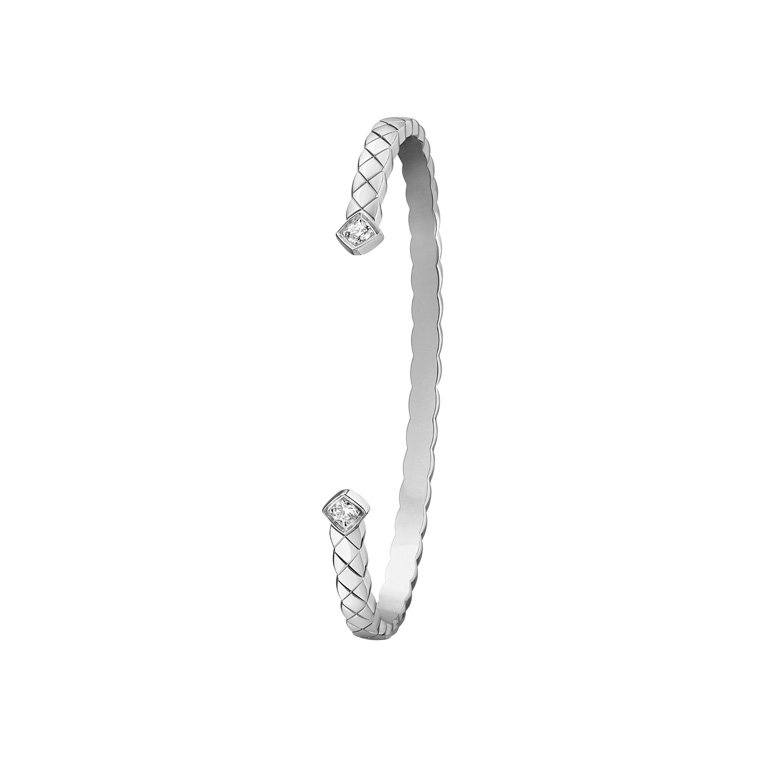 <strong>CHANEL</strong>, Coco Crush bangle<br />
 
