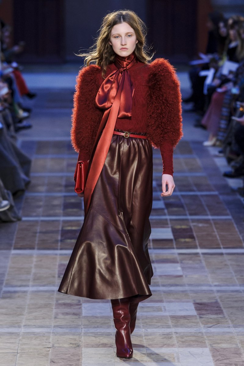 علامة MM6 Maison Margiela<br />
<em>من موقع</em> <em>Net-A-Porter</em><br />
&nbsp;