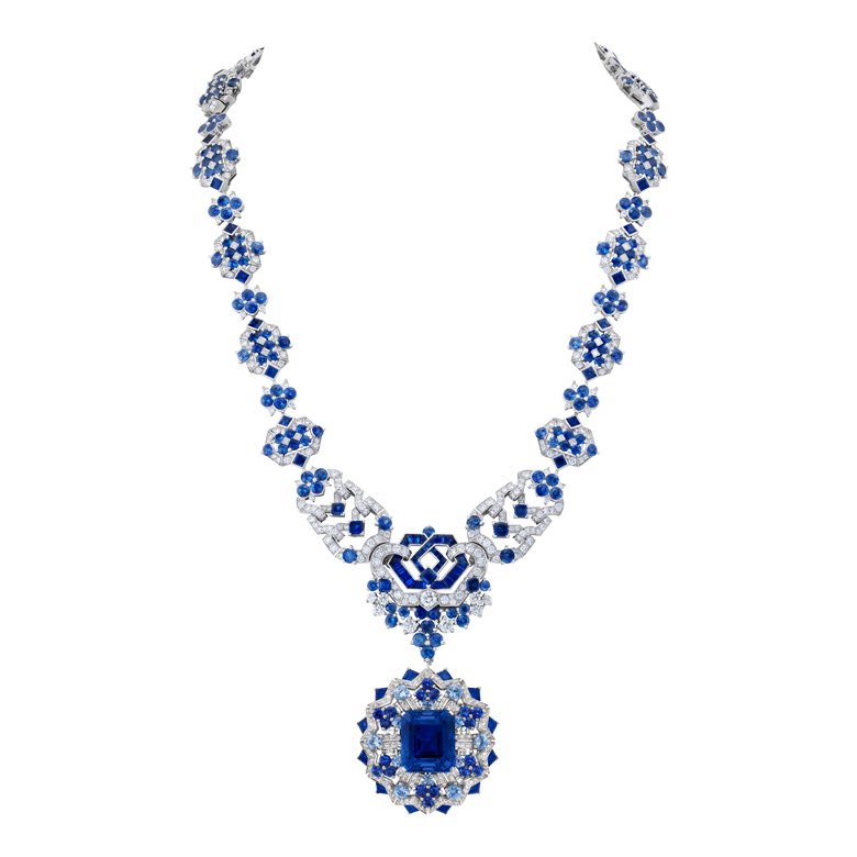 <strong>Van Cleef & Arpels</strong>, Romeo & Juliet high jewelry collection, Verona necklace<br />
 