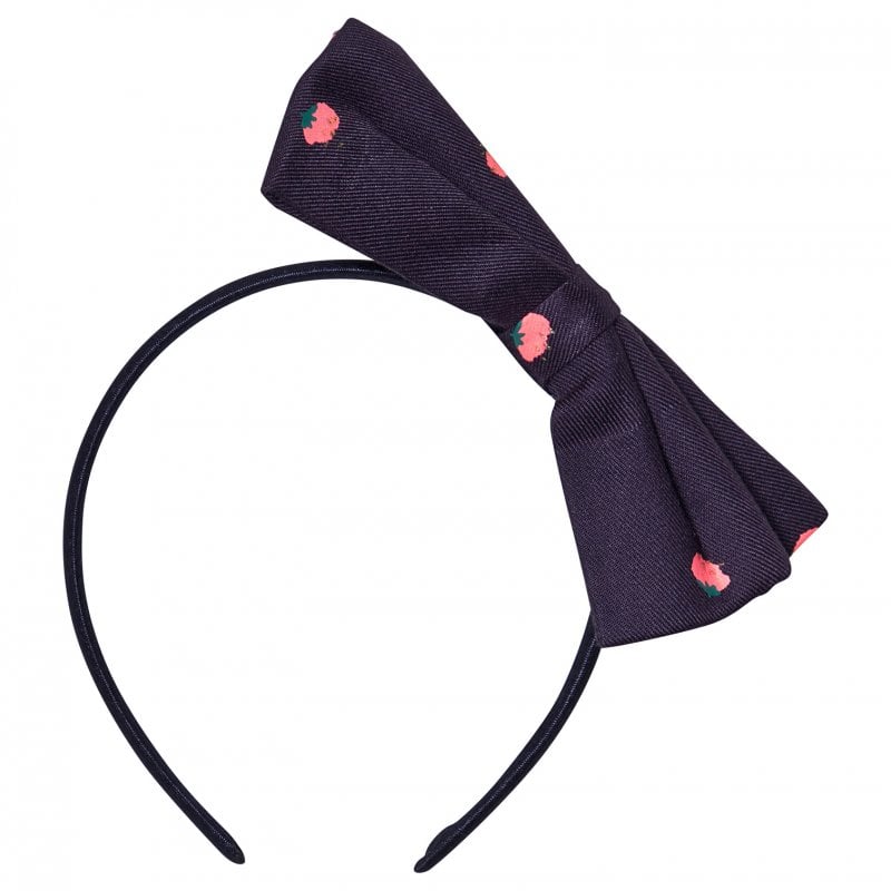 <p><span style=color:black>Billieblush</span><br /> <em><span style=color:#7F7F7F>Via Alexandalexa.com</span></em></p>
