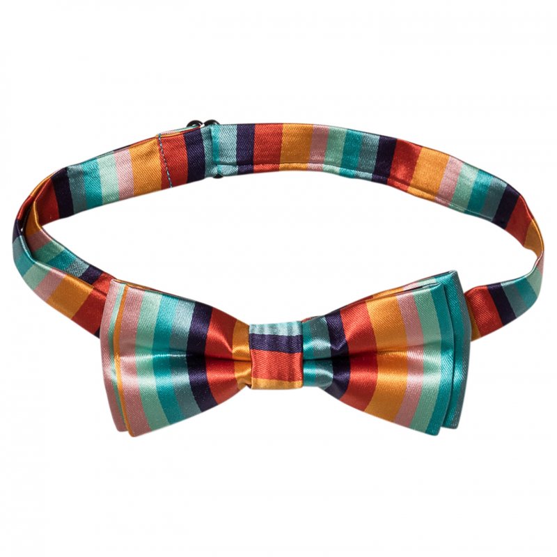 <strong>Boys</strong><br />
Paul Smith bowtie<br /> <em>Via Alexandalexa.com</em><br />
&nbsp;