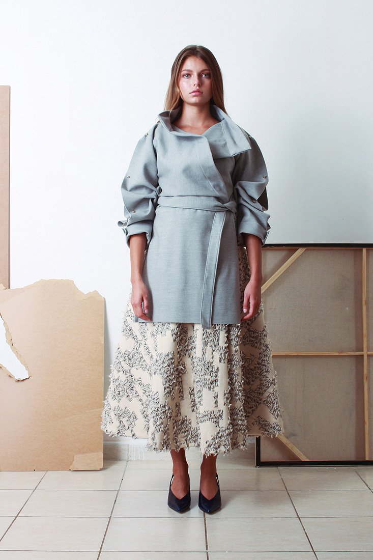 أمل الملّا تتّبع أسلوباً جديداً في مجموعة خريف وشتاء 2017-2018
