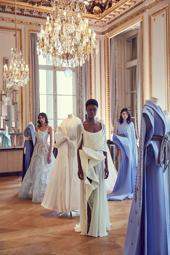 <strong>إيستي لودر،&nbsp;</strong>عطر&nbsp;<span dir=LTR>Beautiful Belle</span>