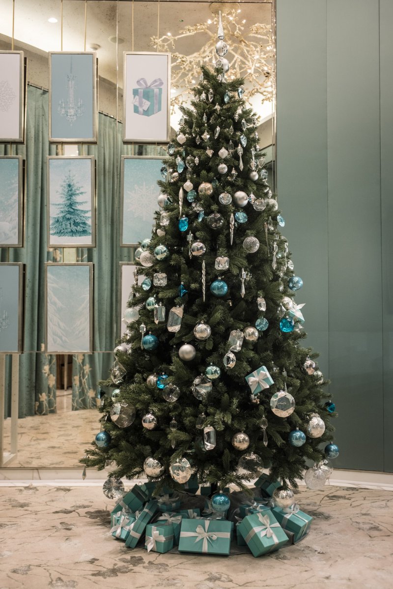 Tiffany, a World of Holiday Windows and Gifts at The Dubai Mall