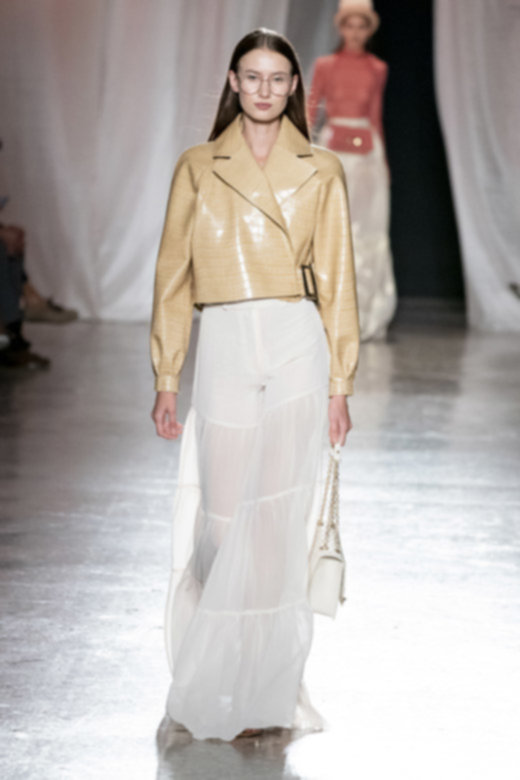 أقراط&nbsp;<span dir=LTR>My Twin</span>&nbsp;غير المتطابقة من&nbsp;<strong>ميسيكا باريس</strong><br />
&nbsp;