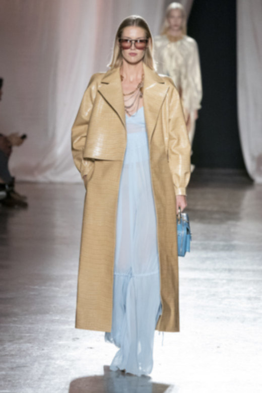 أقراط&nbsp;<span dir=LTR>Knot</span>&nbsp;من&nbsp;<strong>تيفاني أند كو</strong>