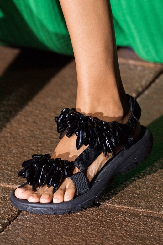 The Ugly Trend is Back &ndash; The Sporty Sandals

