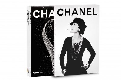 Books We Love &ndash; CHANEL
