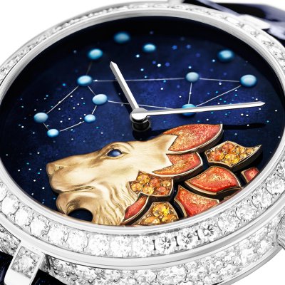 فان كليف أند آربلز تمزج خبرتها الصّناعيّة وإبداعها في ساعات Lady Arpels Zodiac Lumineux 
