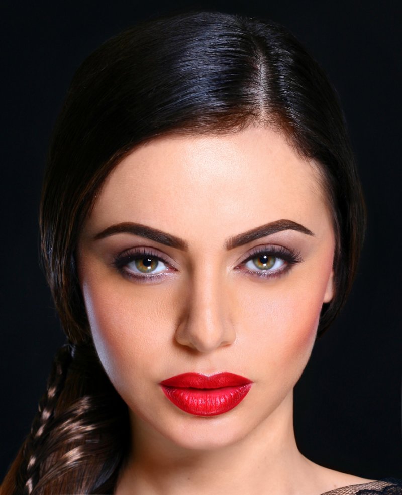 Exclusive – Festive Beauty Tips by Makeup Artist Nina Ubhi
