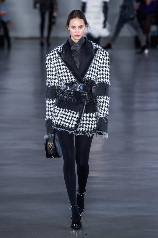 سان لوران<br />
&nbsp;